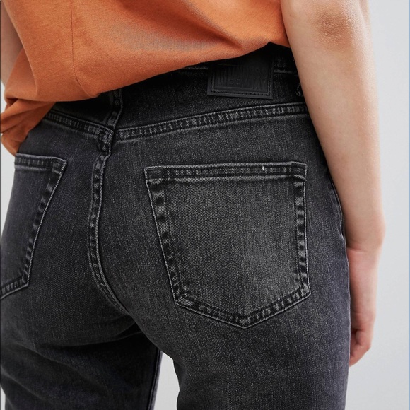 ASOS - Weekday Seattle High Waist Mom Jeans - Picture 3 of 8